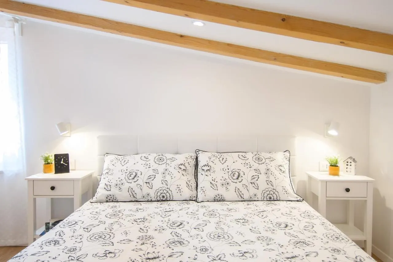 Višnjan Holiday Home Country Retreat קרואטיה
