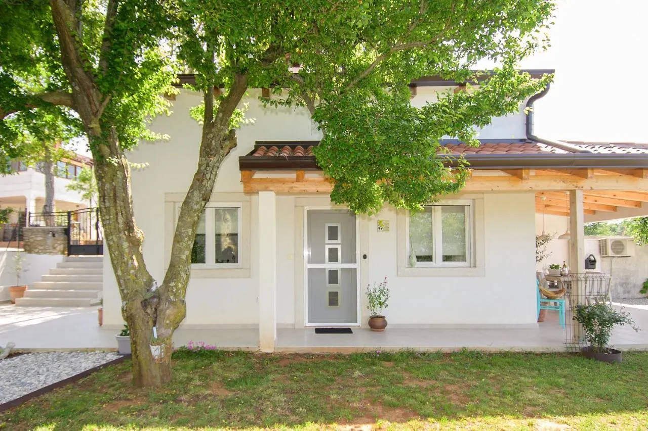 Holiday Home Country Retreat Višnjan